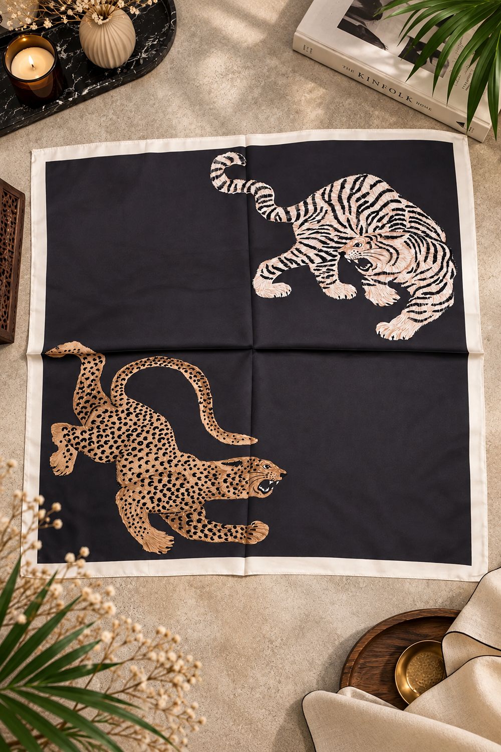 FOULARD MIT TIGERPRINT